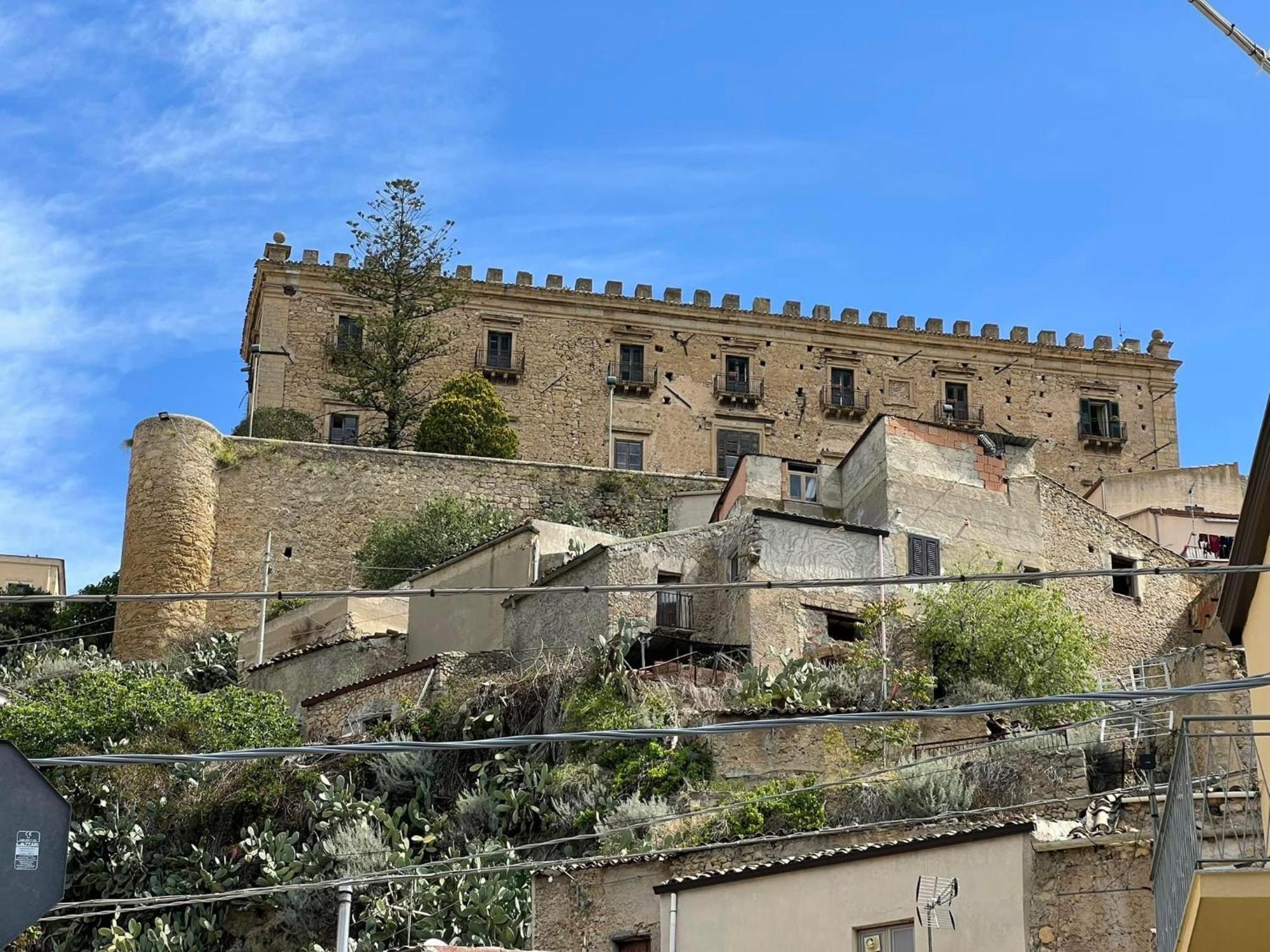 Casa Vacanza Helios Leonforte Extérieur photo